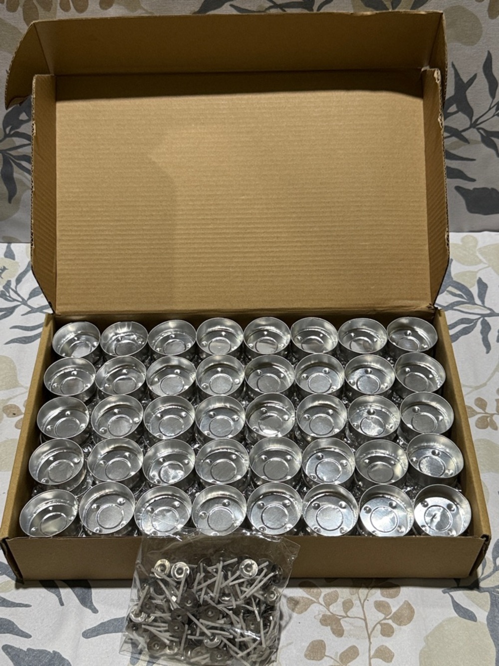 Bulk Silver Metal Tea Light Holders-pack of 120 holder and 120 wicks